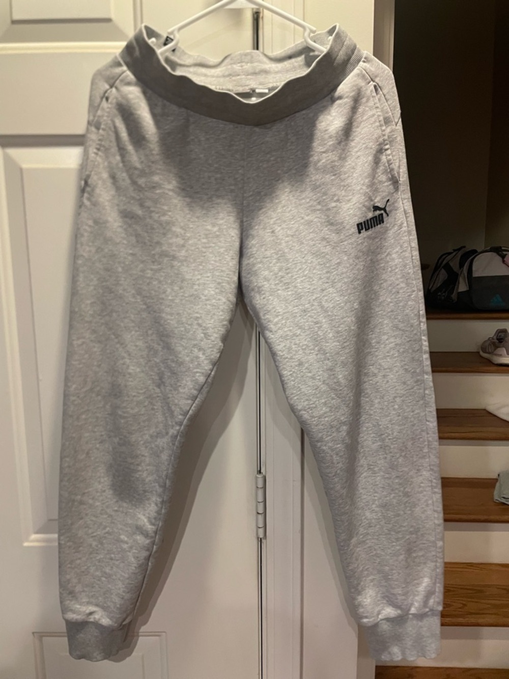 Women’s Puma Light Gray Sweat Joggers with Logo Size Small